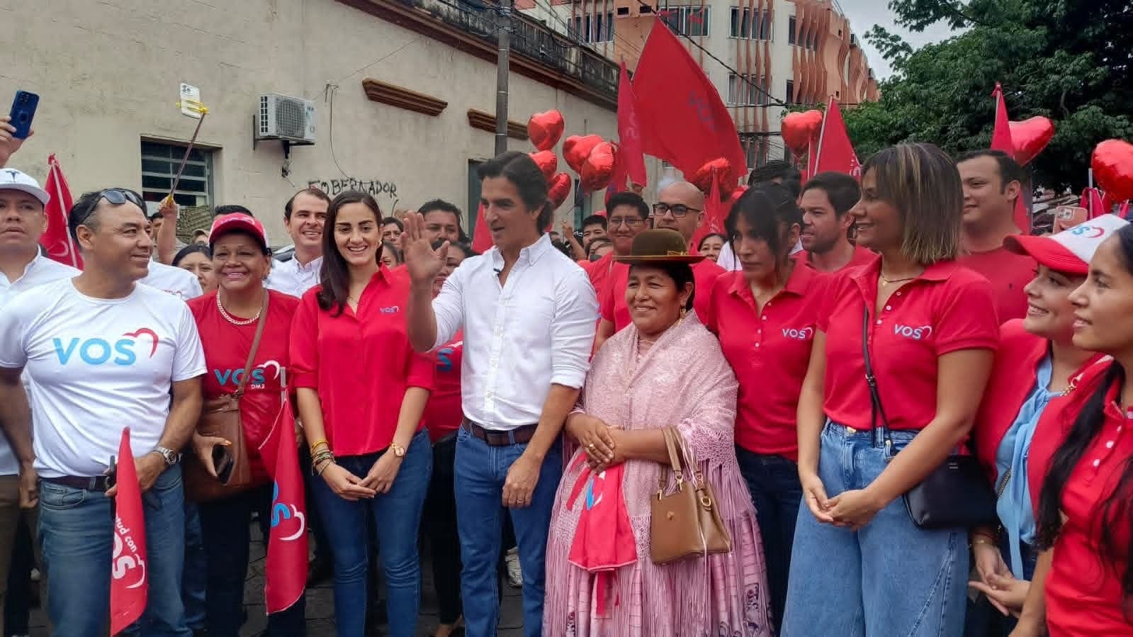 MAMEN SAAVEDRA OFICIALIZA SU CANDIDATURA A LA ALCALDÍA DE SANTA CRUZ