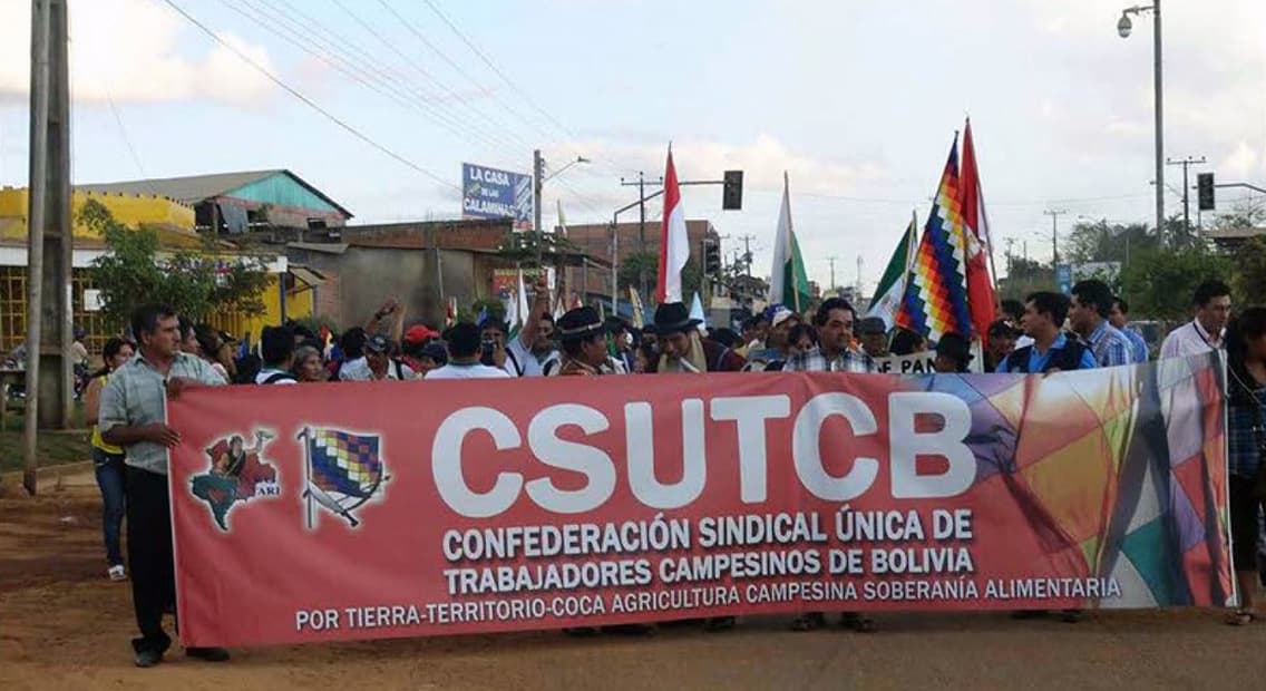 CSUTCB EXIGE ANULACIÓN DEL “GASOLINAZO” Y RENUNCIA INMEDIATA DE RODRIGO PAZ