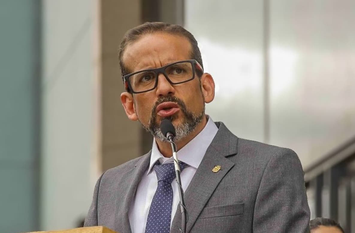 CAMACHO: “MEDIDAS DIFÍCILES PERO NECESARIAS PARA RESCATAR LA ECONOMÍA DE BOLIVIA”