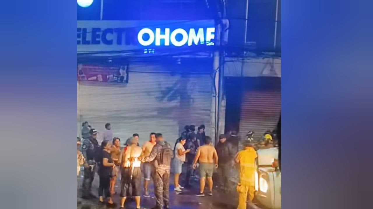 INCENDIO EN COMERCIAL DE LA ANTIGUA RAMADA MOVILIZA A BOMBEROS