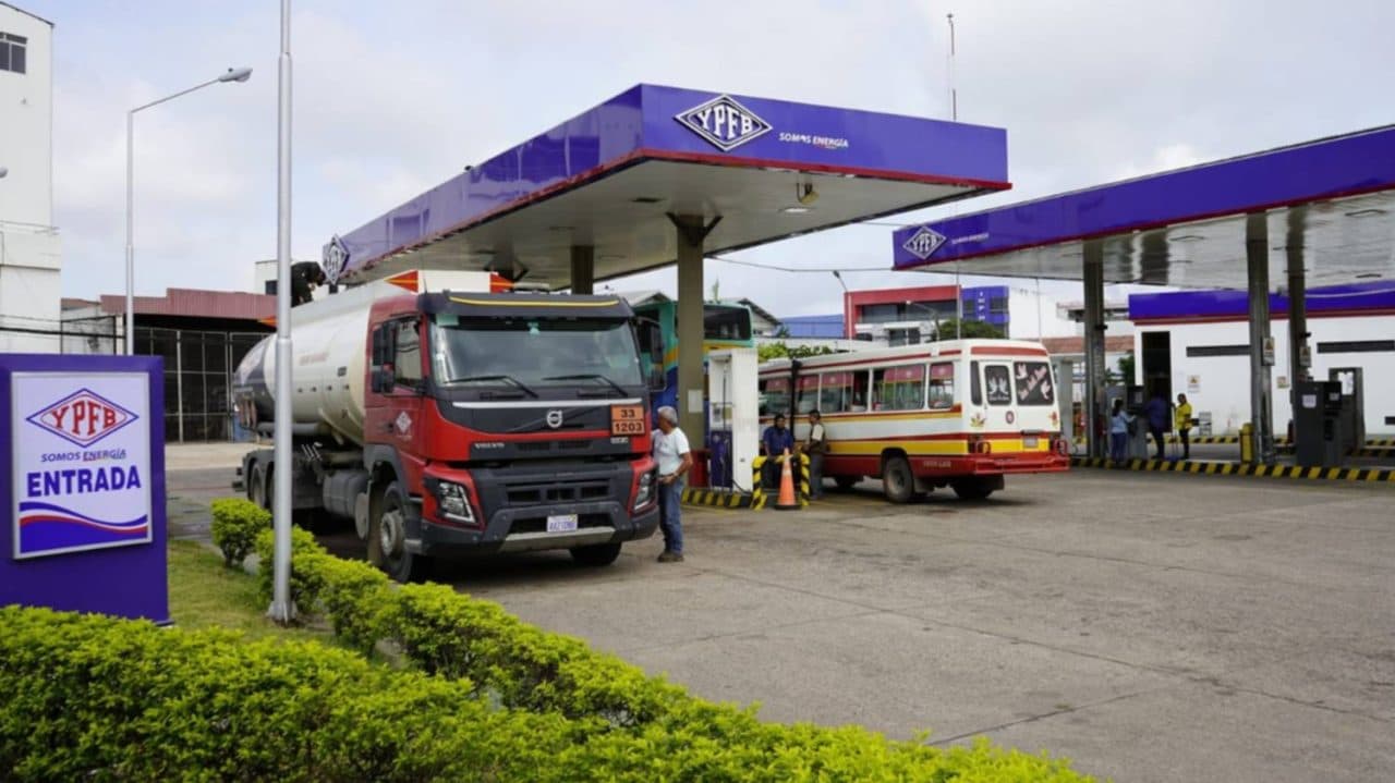SE NORMALIZA LA VENTA DE GLP EN SANTA CRUZ: DISTRIBUIDORAS OPERAN CON ORDEN Y CONTROL POLICIAL