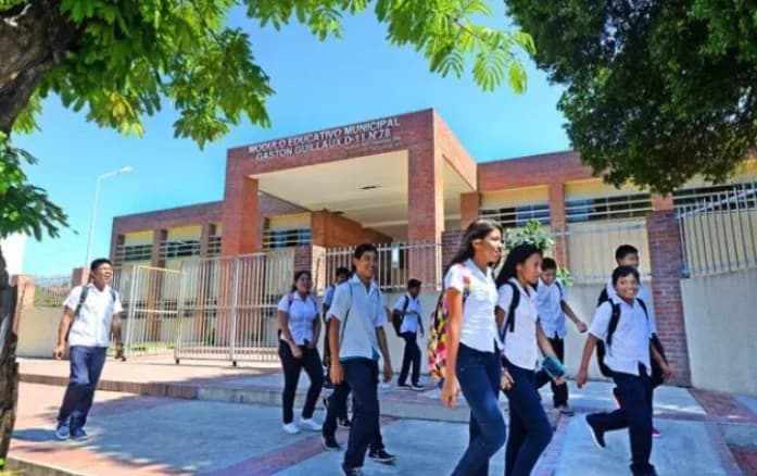 JHONNY FERNÁNDEZ GARANTIZA CONDICIONES ÓPTIMAS PARA EL INICIO DE CLASES