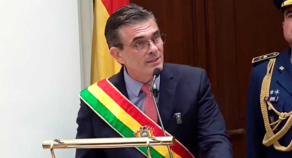 PAZ CUESTIONA MARCHA DE LA COB Y ASEGURA QUE “A BOLIVIA YA LA VENDIERON”