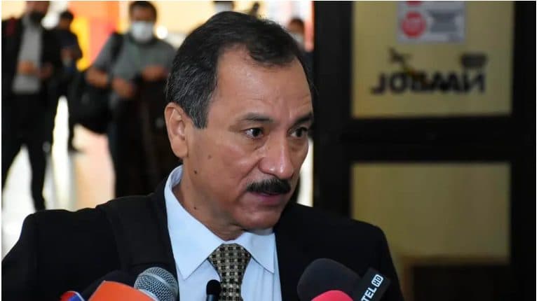 VICENTE CUÉLLAR PRESENTA RENUNCIA OFICIAL A SU CANDIDATURA POR LA ALCALDÍA DE SANTA CRUZ