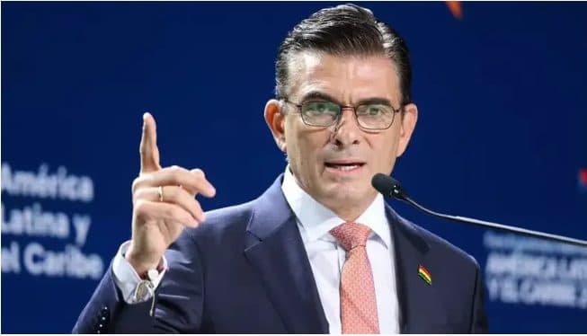 PAZ OFRECE A CHILE «PUERTOS TERRESTRES» A CAMBIO DE SALIDA AL MAR