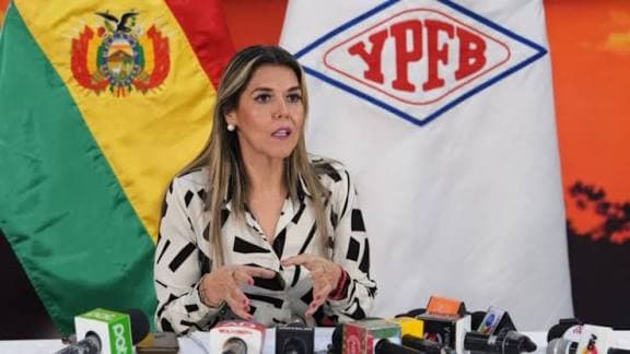 APREHENDEN A EXGERENTE DE YPFB EN SANTA CRUZ
