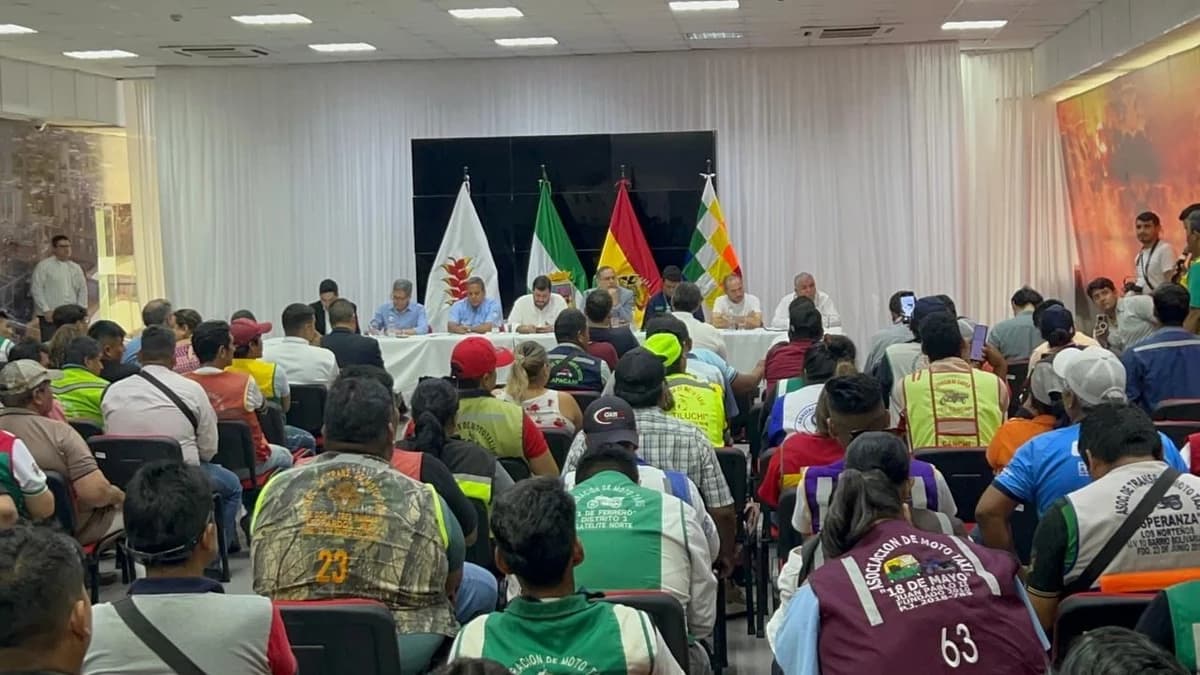TRANSPORTE EN MOTOTAXIS Y YPFB LLEGAN A ACUERDO TRAS CONFLICTOS POR GASOLINA DE MALA CALIDAD