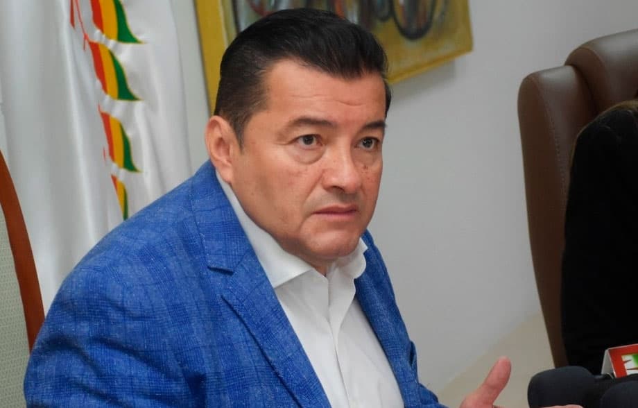 JUEZ DICTA MEDIDAS CAUTELARES A JHONNY FERNÁNDEZ POR DESOBEDIENCIA EN EL CASO MERCADO MUTUALISTA