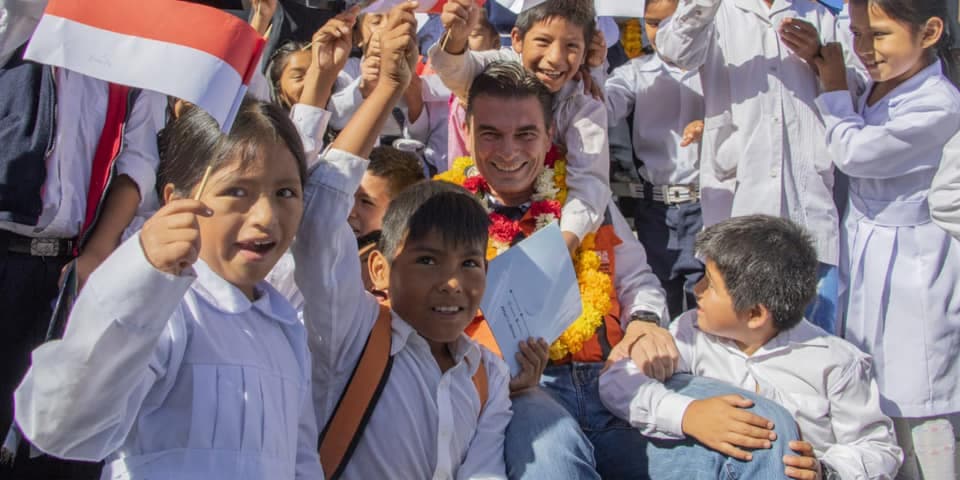 RODRIGO PAZ INAUGURA EL AÑO ESCOLAR Y RESALTA LA EDUCACIÓN COMO MOTOR DEL PAÍS