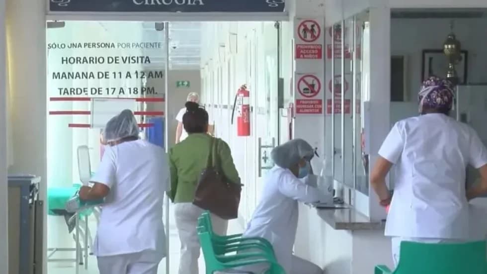 TRABAJADORES DE SALUD INICIAN PARO DE 72 HORAS EN SANTA CRUZ