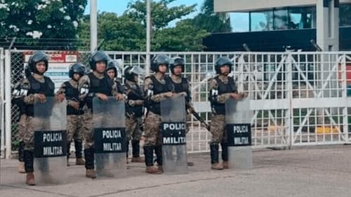 ANDRÓNICO RODRÍGUEZ CUESTIONA CUSTODIA MILITAR EN PLANTAS DE YPFB