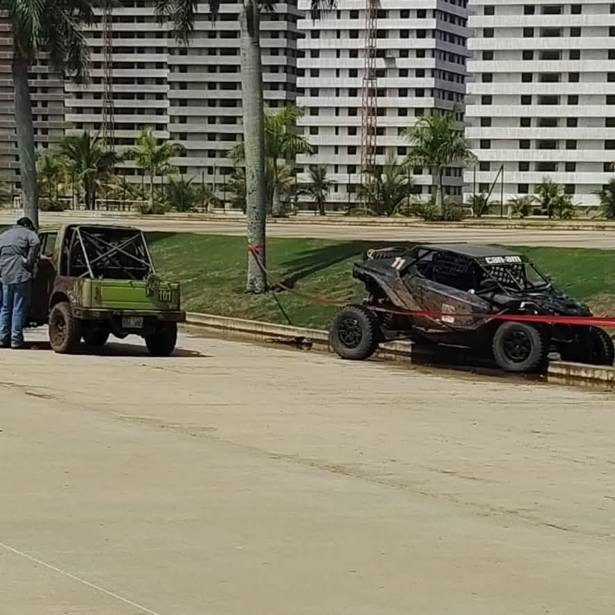 PILOTO ES ACRIBILLADO EN PLENO RALLY EN NUEVA SANTA CRUZ