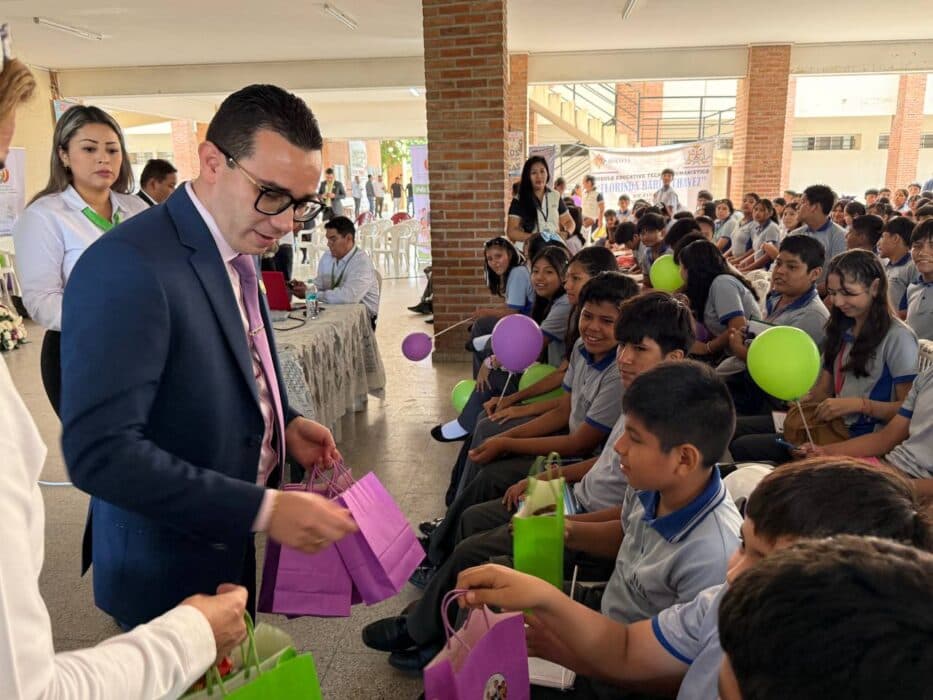 FISCAL DEPARTAMENTAL SOCIALIZA LA LEY N° 1636 A MÁS DE 300 ESTUDIANTES EN EL PLAN TRES MIL
