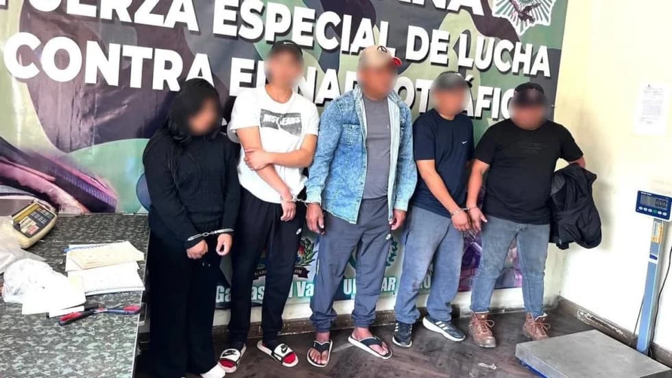 FELCN INCAUTA 201 PAQUETES DE DROGA EN COCHABAMBA