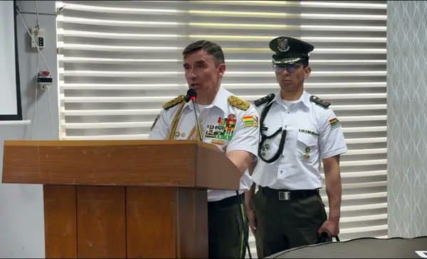 SOKOL RESPONDE A LARA Y ANUNCIA ACCIONES LEGALES POR CASO “MALETAS”