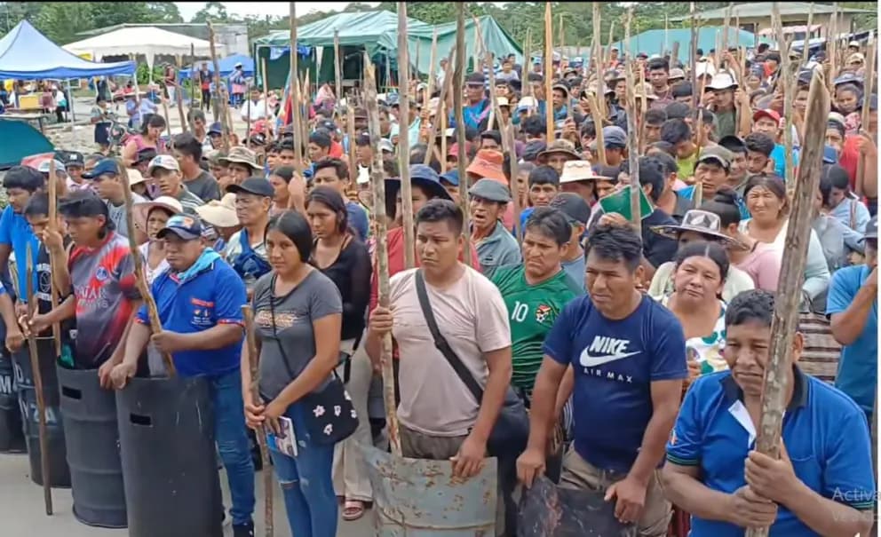 COCALEROS REFUERZAN VIGILIA EN LAUCA Ñ Y BRINDAN RESPALDO A EVO
