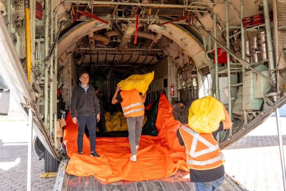 GOBIERNO ACTIVA PUENTE AÉREO PARA GARANTIZAR ABASTECIMIENTO DE POLLO EN EL OCCIDENTE