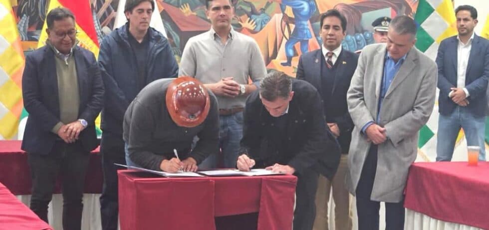 GOBIERNO Y LA COB FIRMAN ACUERDO DE PACIFICACIÓN TRAS 50 DÍAS DE CONFLICTO