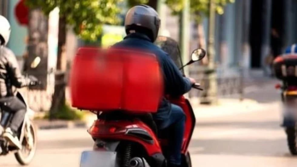 11 DELIVERYS RECUPERAN SU LIBERTAD Y PIDEN LA DEVOLUCIÓN DE SUS MOTOCICLETAS