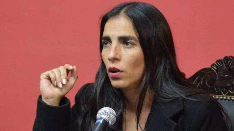 GABRIELA MONTAÑO AFIRMA QUE RODRIGO PAZ REPITE LOS ERRORES POLÍTICOS DE LUIS ARCE