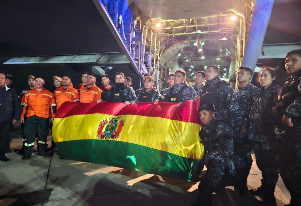 20 RESCATISTAS BOLIVIANOS VIAJAN A VENEZUELA PARA APOYAR LABORES DE RESCATE