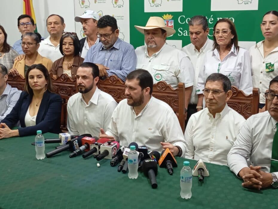 SANTA CRUZ ACTIVA CONSEJO AUTONÓMICO Y EXIGE AL GOBIERNO CUMPLIR EL 50/50