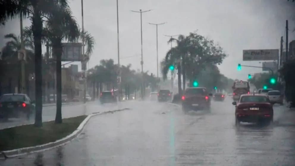 ¡ATENCIÓN SANTA CRUZ! LLUVIAS HASTA EL JUEVES Y DESPUÉS REGRESAN EL CALOR Y LOS VIENTOS