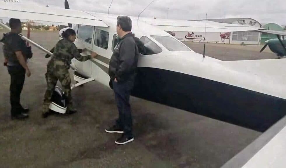 SANTA CRUZ: HALLAN MILES DE DÓLARES EN AVIONETA Y ARRESTAN AL PILOTO