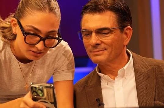 EXMINISTRO AFIRMA QUE HIJA DE RODRIGO PAZ MANEJA LA DIRECCIÓN DE COMUNICACIÓN