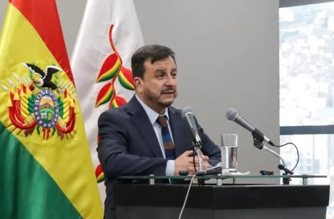 FISCALÍA ORDENA APREHENSIÓN DE EXMINISTRO MEDINACELI POR CASO “GASOLINA DESESTABILIZADA”