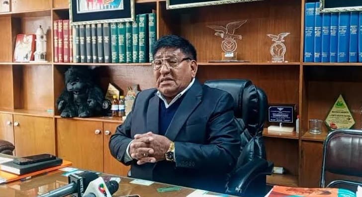 CHOFERES EXIGEN AL GOBIERNO UNA REUNIÓN EN 48 HORAS POR LA FALTA DE COMBUSTIBLES