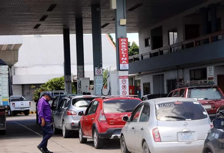 YPFB PREVÉ NORMALIZAR ABASTECIMIENTO DE COMBUSTIBLES HASTA FIN DE MES