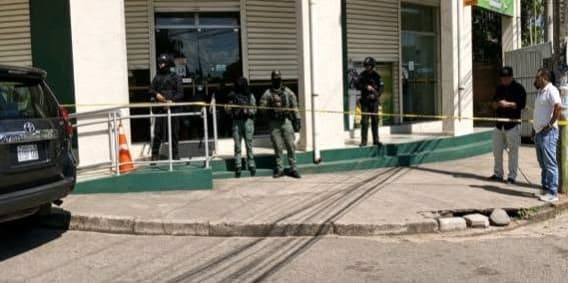 LA GUARDIA: SUJETO ARMADO INGRESA A ENTIDAD FINANCIERA Y SE LLEVA BS 50 MIL