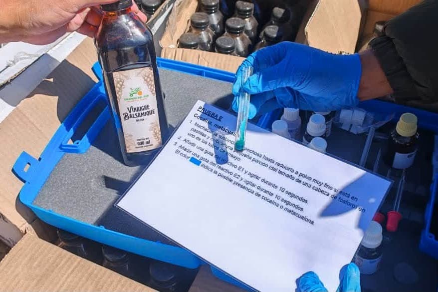 INCAUTAN 1.643 BOTELLAS CON COCAÍNA LÍQUIDA CAMUFLADA COMO VINAGRE RUMBO A EUROPA