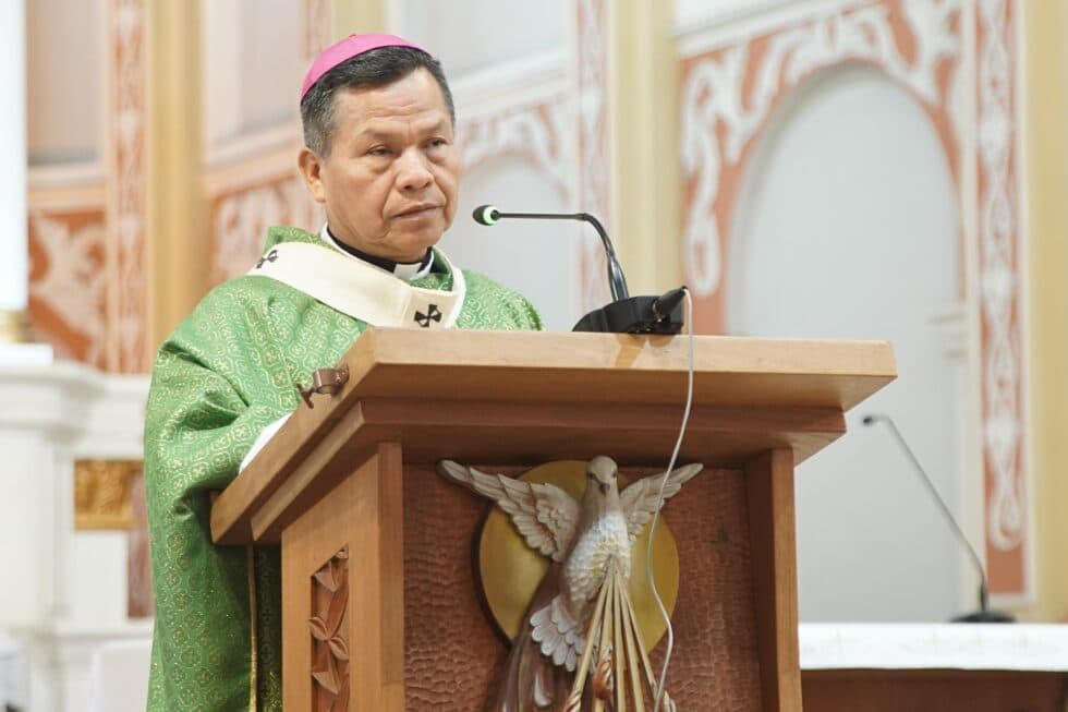 MONSEÑOR LEIGUE PIDE AL GOBIERNO TRANSPARENCIA Y A PERIODISTAS BUSCAR LA VERDAD