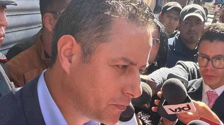 LARA VISITA SAN PEDRO POR DENUNCIAS DE DERECHOS HUMANOS Y CONVERSA CON ARCE
