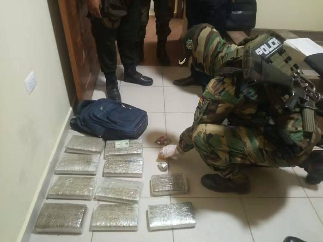 BRASILEÑO ES APREHENDIDO EN PANDO TRAS HALLAZGO DE COCAÍNA, MARIHUANA Y UN ARMA