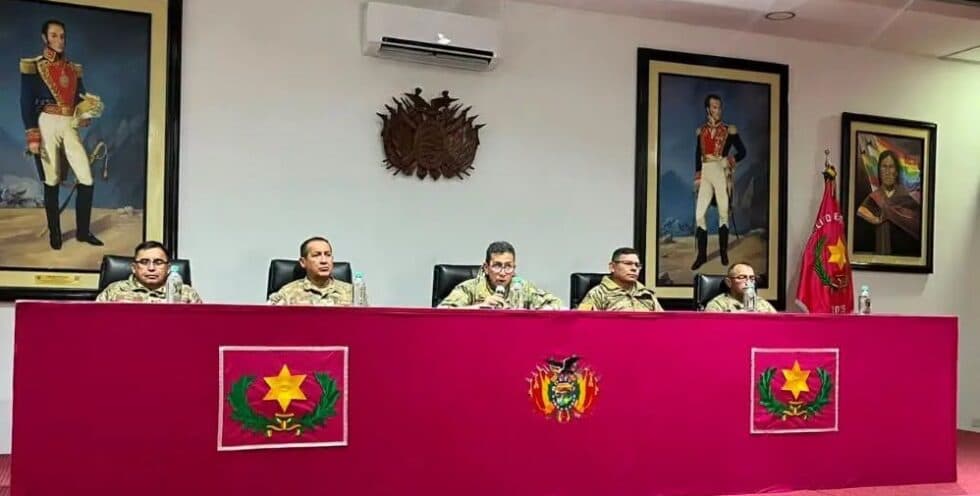 EJÉRCITO CITA A 14 EXCOMANDANTES PARA ESCLARECER EL MANEJO DE EXPLOSIVOS EN VIACHA