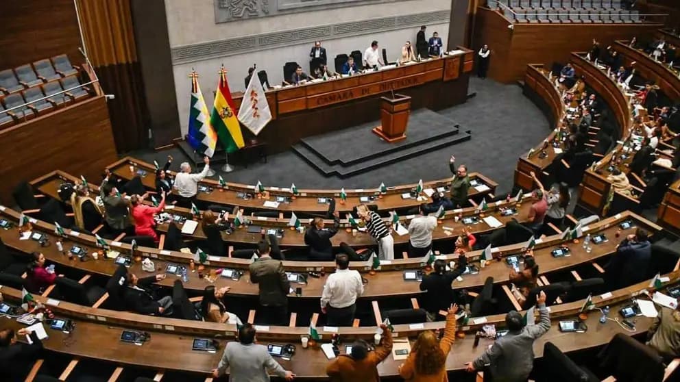 LEGISLADORES EXIGEN PRUEBAS TRAS DENUNCIA SOBRE SUPUESTOS PAGOS DE MARIACA