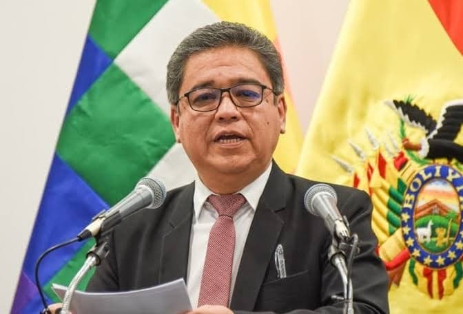 GOBIERNO ANUNCIA APREHENSIÓN DE LUIS MONTAÑO Y LO ACUSA DE USURPAR FUNCIONES