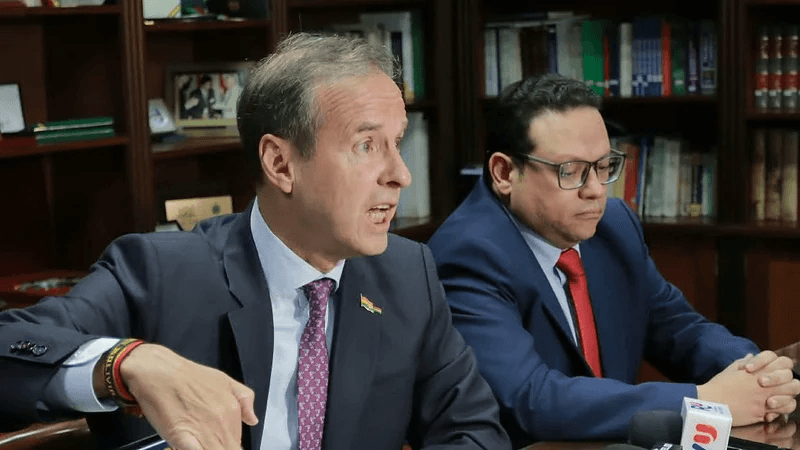TUTO ANUNCIA DENUNCIA CONTRA EVO MORALES Y ÁLVARO GARCÍA POR EL CASO HOTEL LAS AMÉRICAS