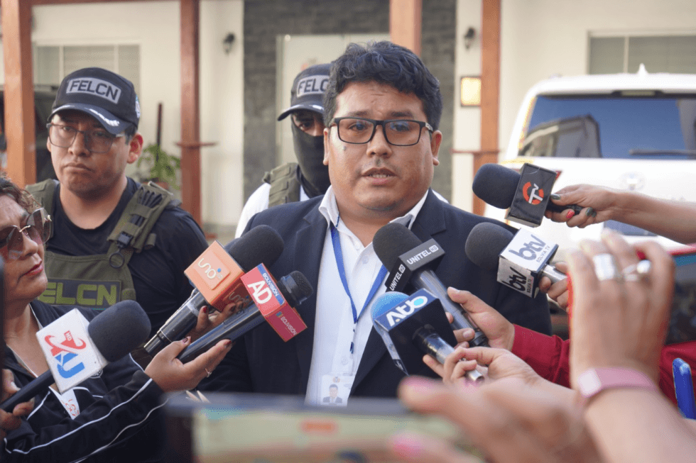 HALLAN DINERO, JOYAS Y DOCUMENTOS EN DESPACHOS VINCULADOS AL CASO MARIACA
