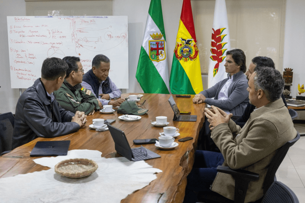 SAAVEDRA CONFIRMA COMPROMISO DE AUMENTAR LOS EFECTIVOS POLICIALES EN SANTA CRUZ