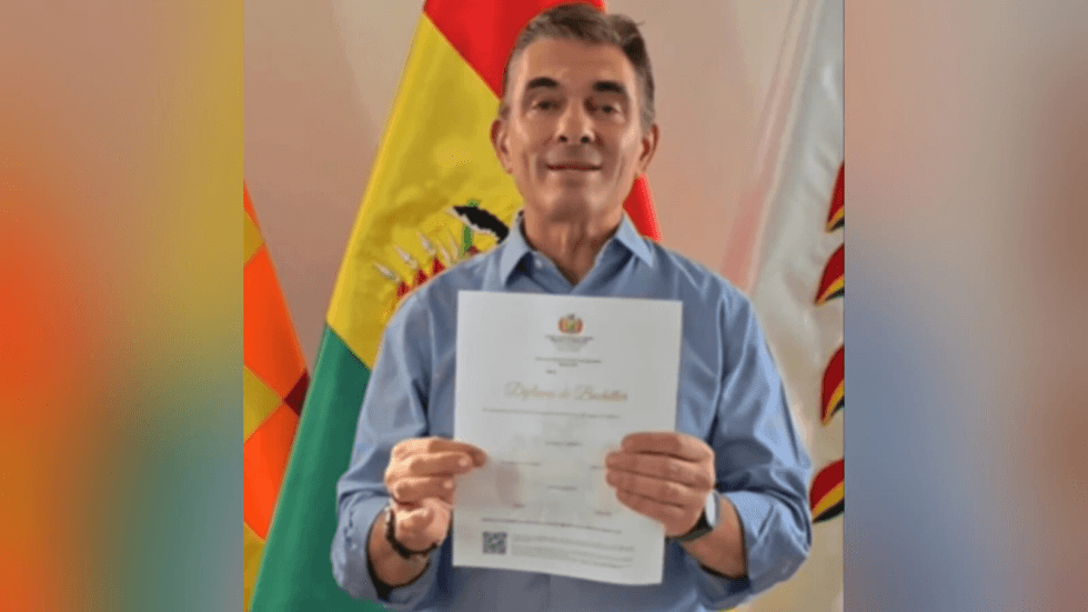 PRESIDENTE RODRIGO PAZ ANUNCIA TÍTULO DE BACHILLER DIGITAL Y GRATUITO