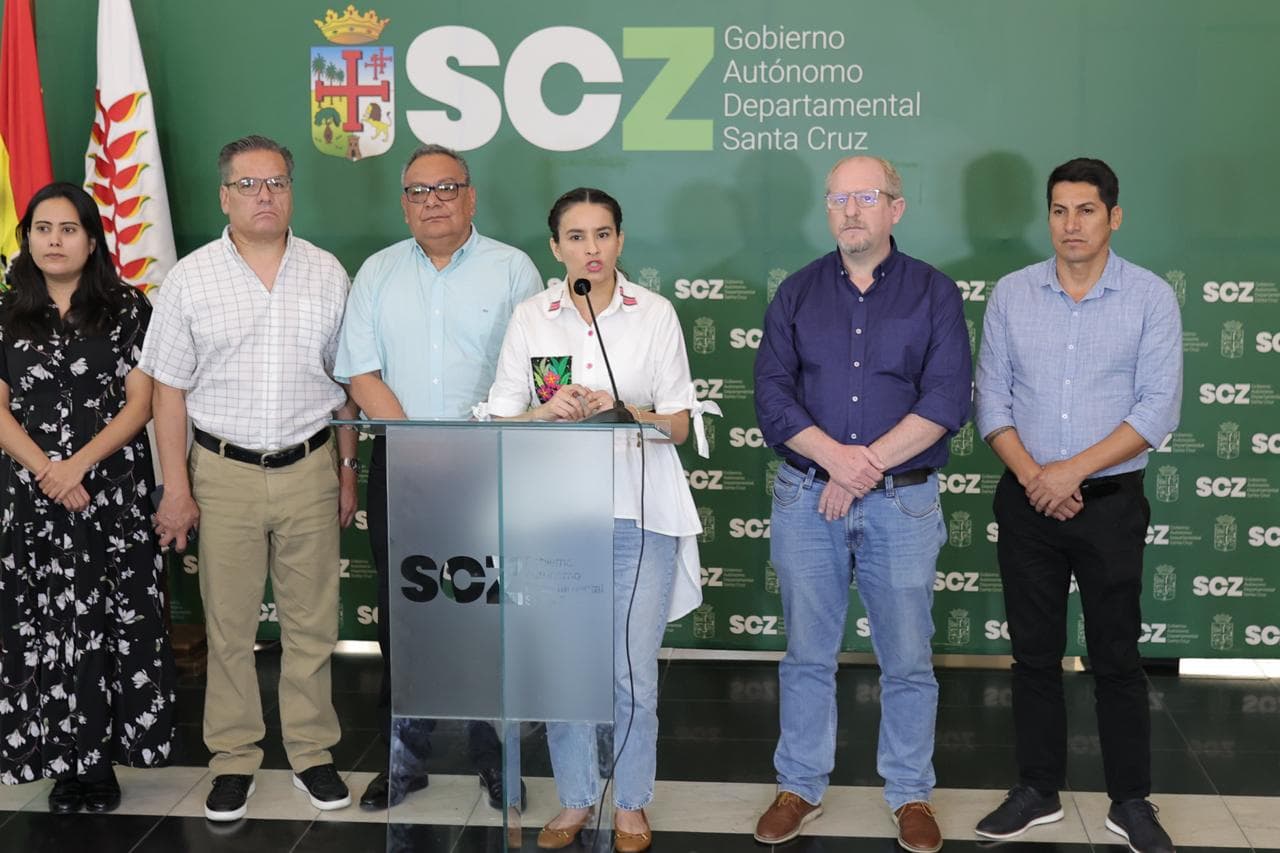 GOBIERNO Y GOBERNACIONES NEGOCIAN LA DESCENTRALIZACIÓN DE LA EDUCACIÓN
