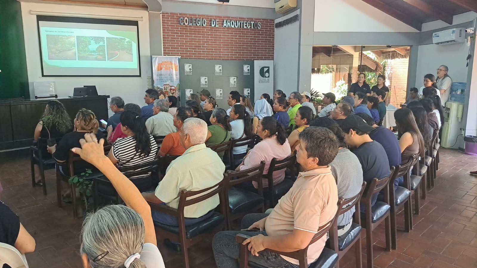 CAPACITAN A VECINOS PARA LA 12.ª EDICIÓN DE BARRIOS PINTUDOS