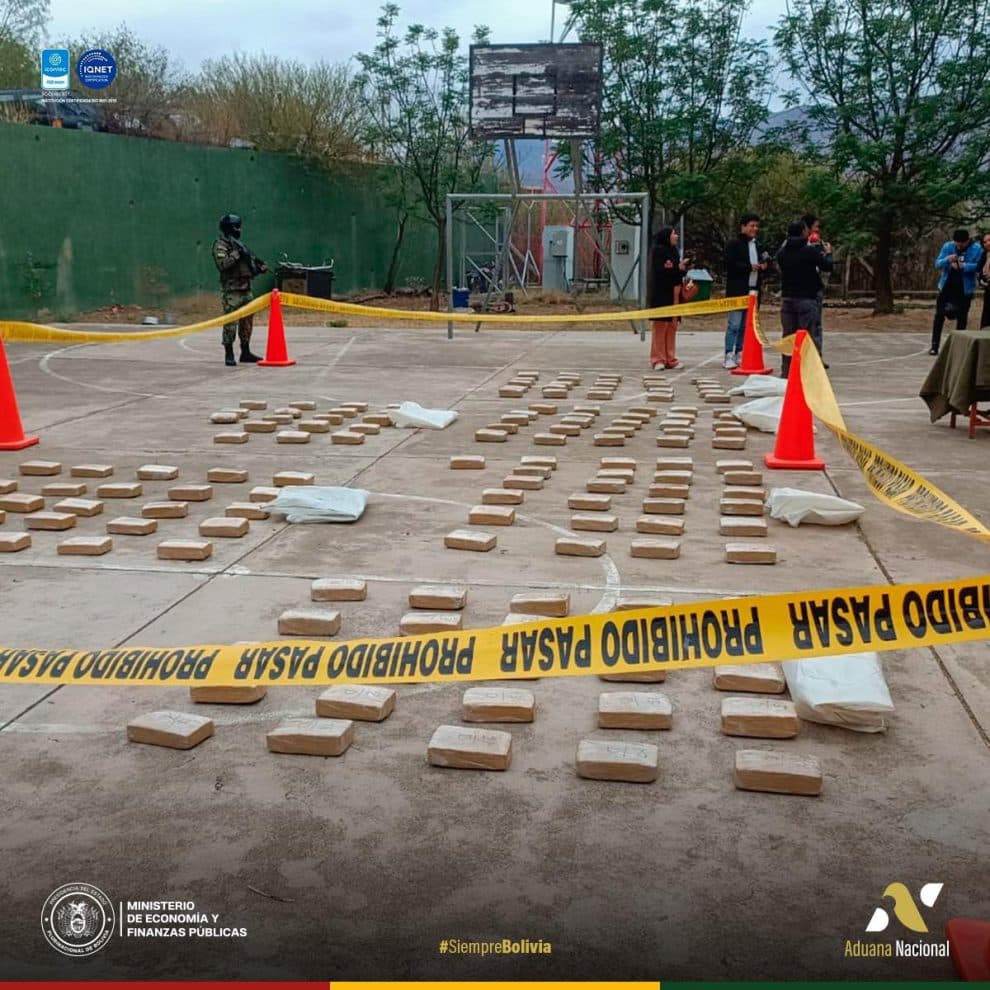 ADUANA INCAUTA MÁS DE 146 KILOS DE MARIHUANA EN UN PUESTO DE CONTROL DE TARIJA