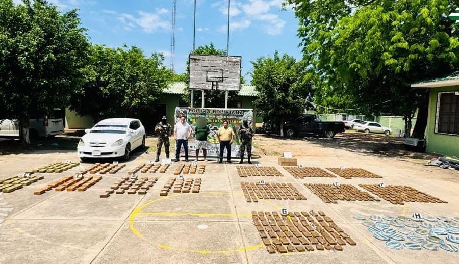 HALLAN 673 PAQUETES DE MARIHUANA CAMUFLADOS EN UNA VIVIENDA DE PUERTO QUIJARRO