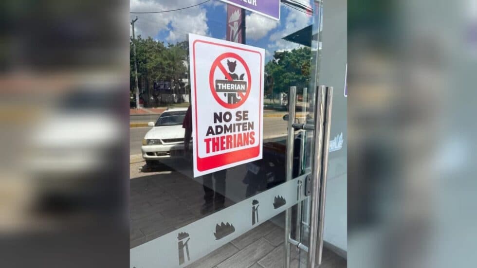 UN NEGOCIO DE COMIDA PROHÍBE EL INGRESO DE “THERIANS”