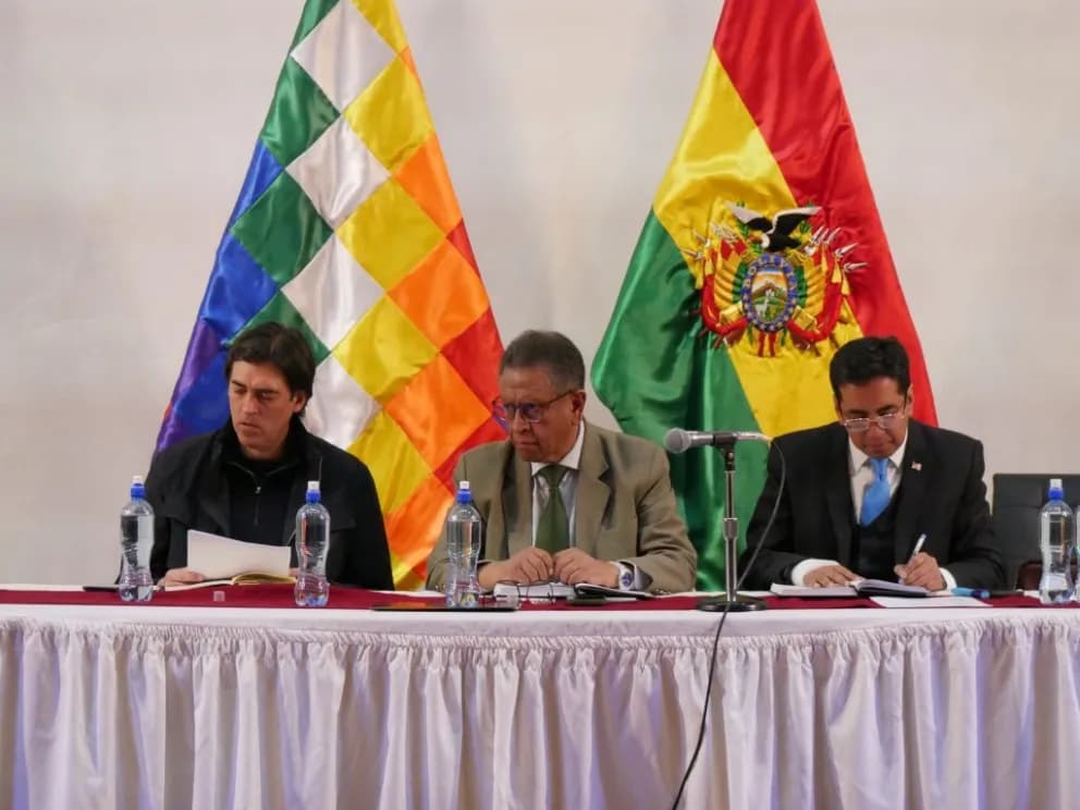 GOBIERNO DESPLIEGA MINISTROS PARA EXPLICAR EL RETIRO DE LA SUBVENCIÓN A LOS COMBUSTIBLES